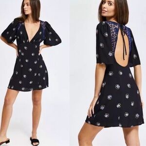 NWT Free People Mockingbird Black Floral Mini Lace Deep V Backless Dress size 4
